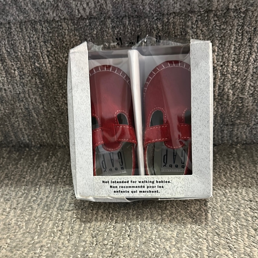NWT size 2 GAP Red Baby  Shoes Soft-Soled Slip-On